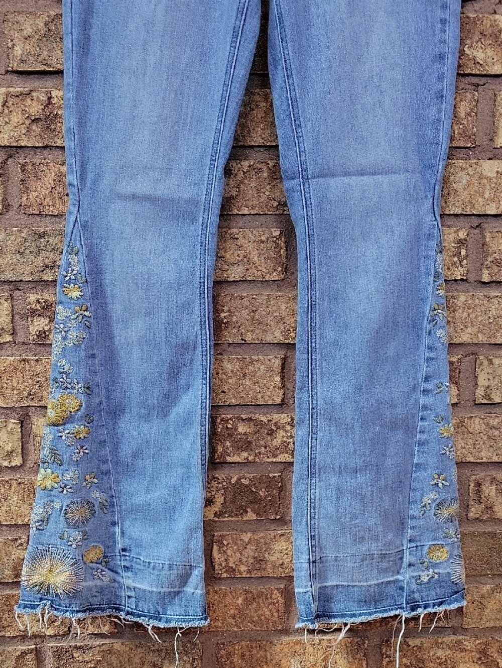 Ashley Mason Embroidered Flare Raw Hem Denim Jeans Cotton Blend Stretch Size 28 - Picture 6 of 14
